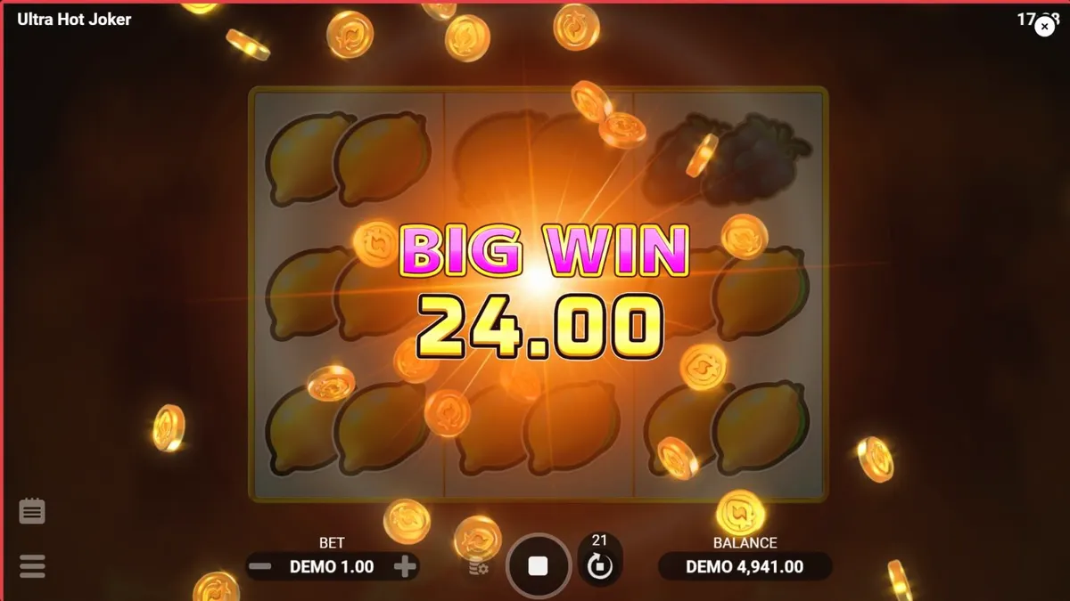 Interface vibrante e ardente do slot Ultra Hot Joker com símbolos clássicos de frutas e o Joker